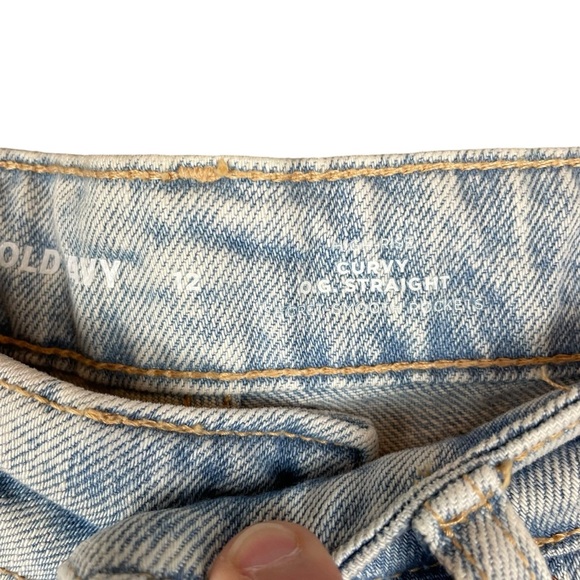 Old Navy NWT Light Wash Distressed Curvy O.G Straight Leg Jeans size 12 - Picture 6 of 9